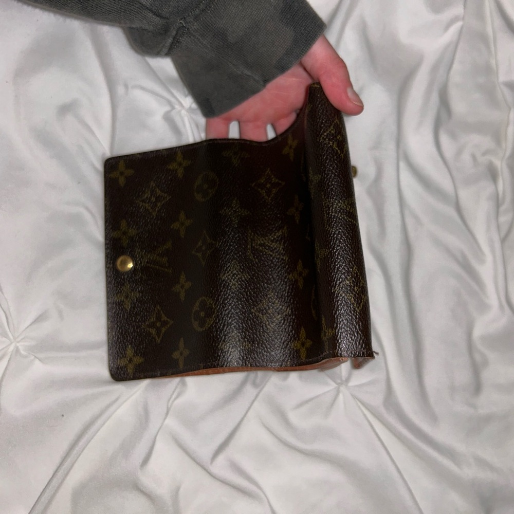 Louis Vuitton Monogram Wallet - Picture 2 of 7
